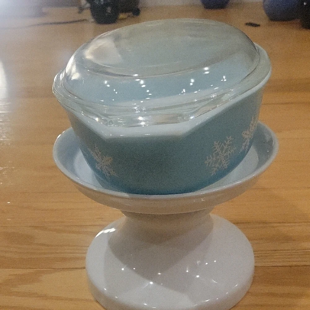 Vintage Pyrex 043 Turquoise Snowflake 1.5 Casserole Dish - Picture 3 of 15